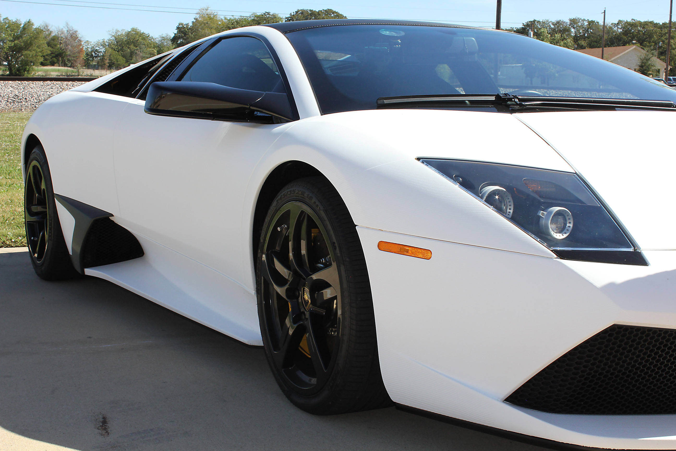 White Carbon Fiber Lambo - Zilla Wraps